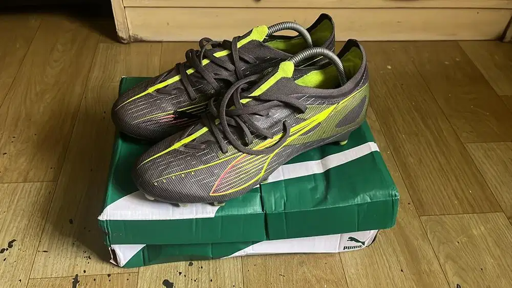 SEPATU BOLA ULTRA 5 MATCH FG/AG PUMA