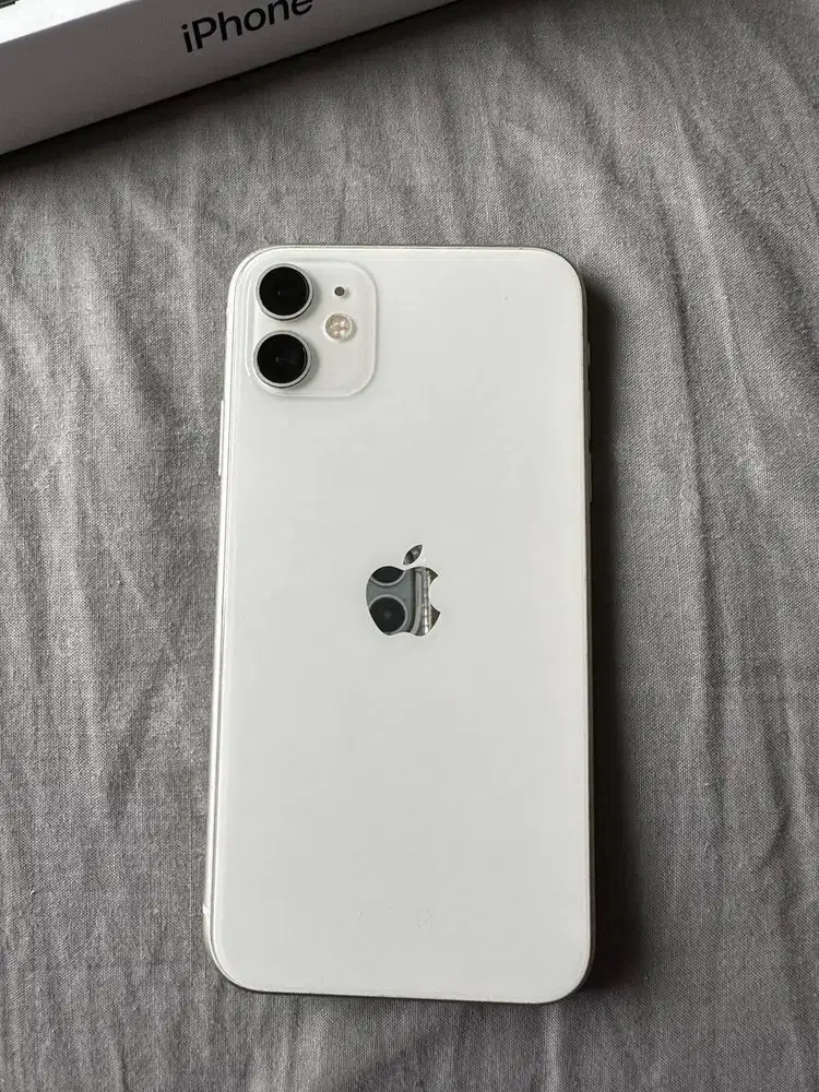 iPhone 11 128GB Beacukai Mulus Lengkap Siap Pakai