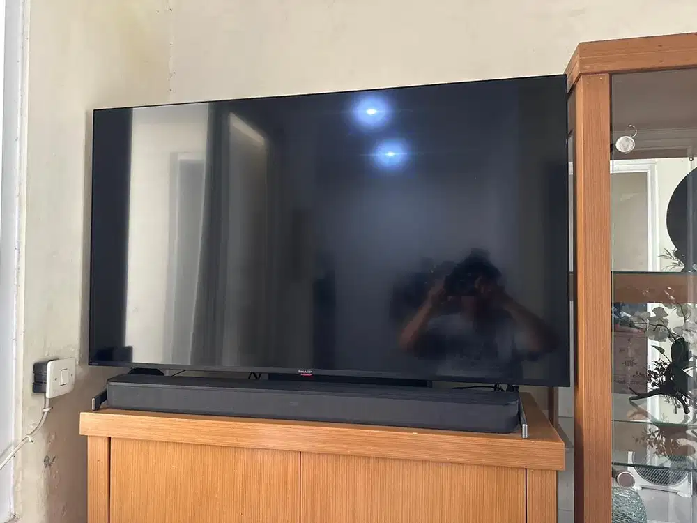 TV Sharp 50 inch Audio OK tapi layar bergaris garis dan hitam