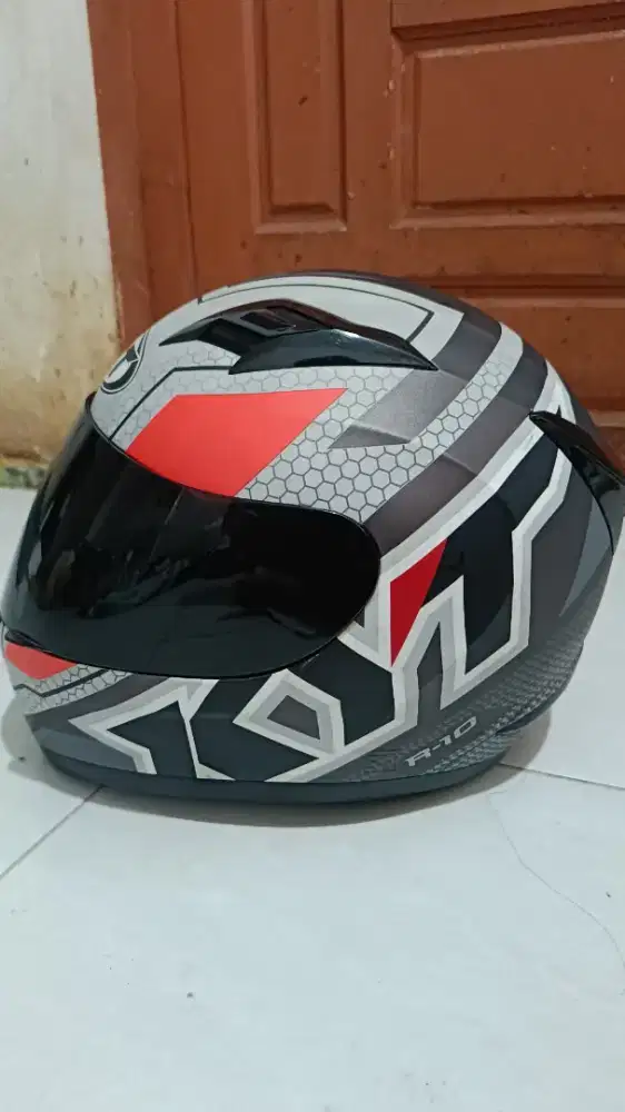 Helm fullface KYT R10
