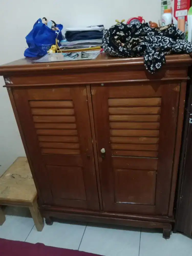 Jual lemari kayu dan sopa