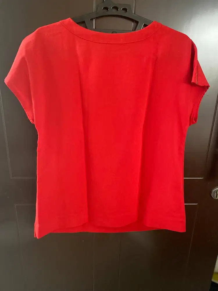 BLOUSE MERAH – MERK NYLA BASIC – SIZE L - PRELOVED