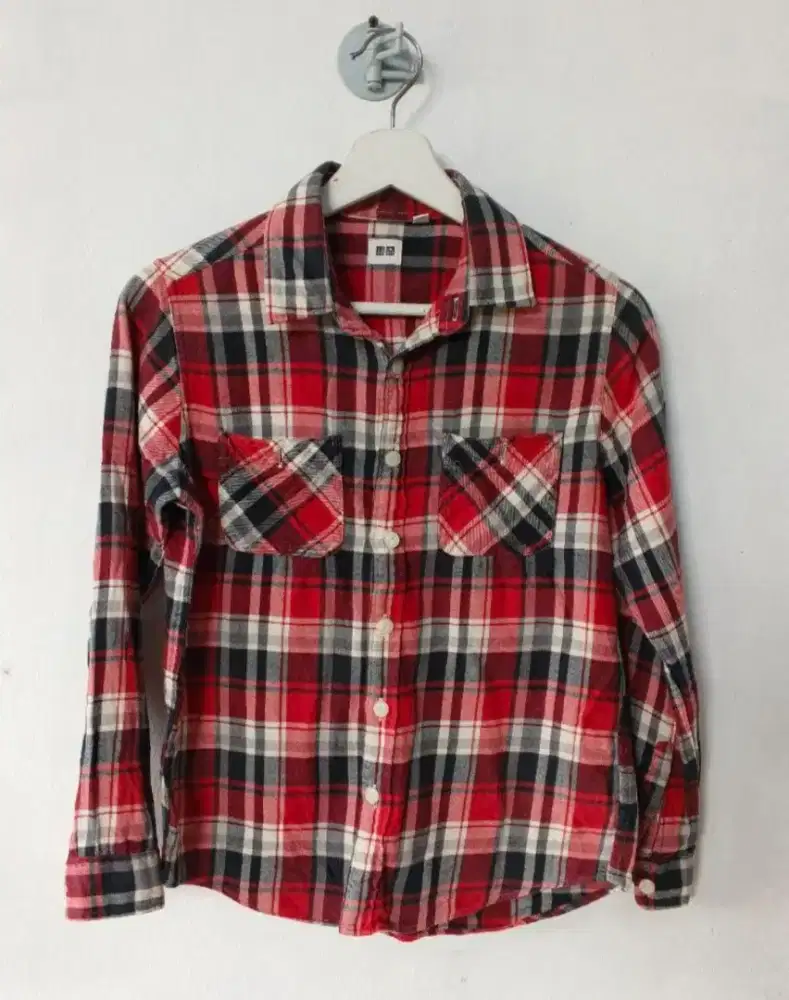 Kemeja Laki Flannel Uniqlo Preloved