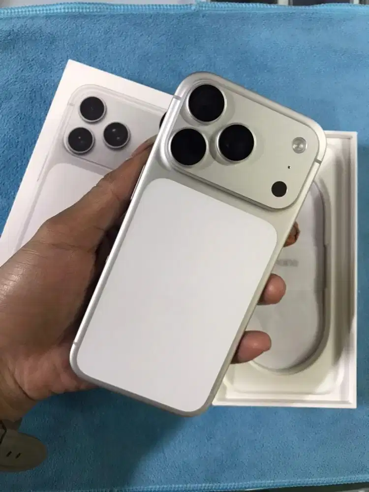 Iphone 17 pro 512gb silver second like new