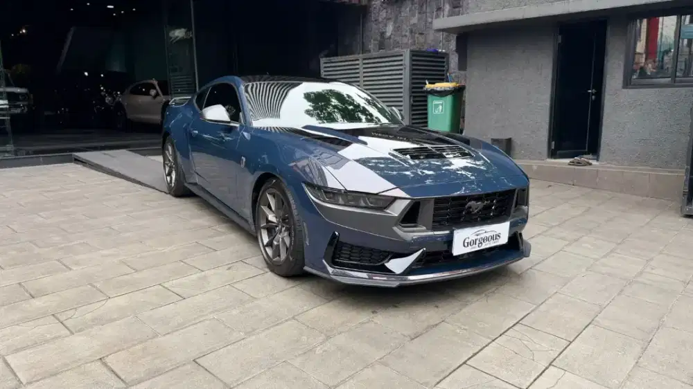 Ford Mustang 5.0 Dark Horse Fastback