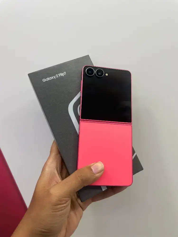 Samsung ZFlip 7 12/512Gb second like new