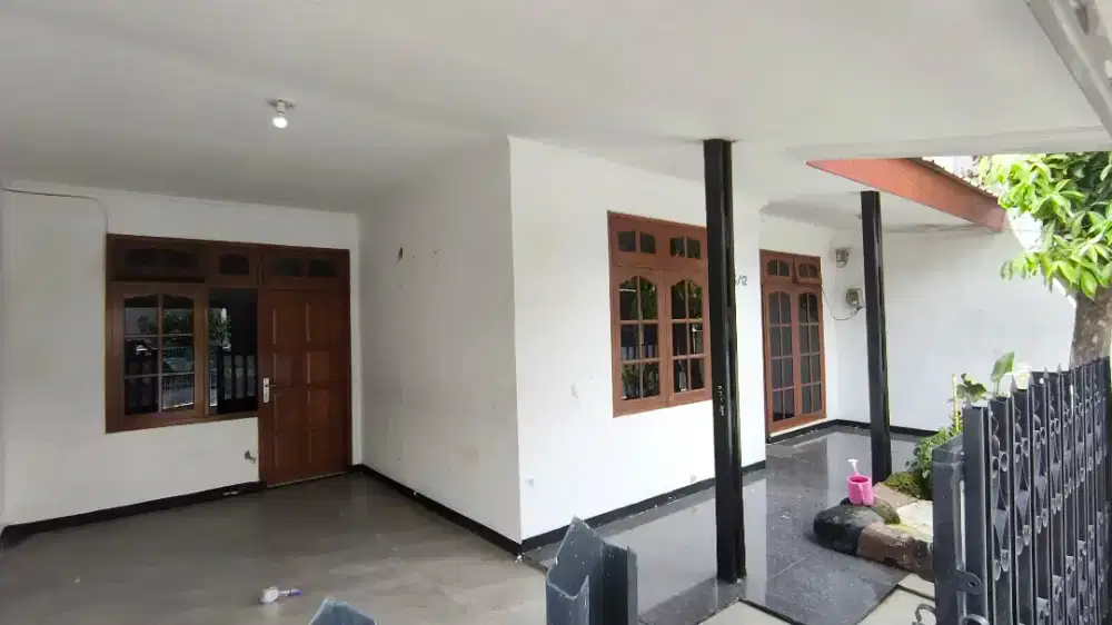 Di kontrakan rumah nyaman di Pondok Kopi