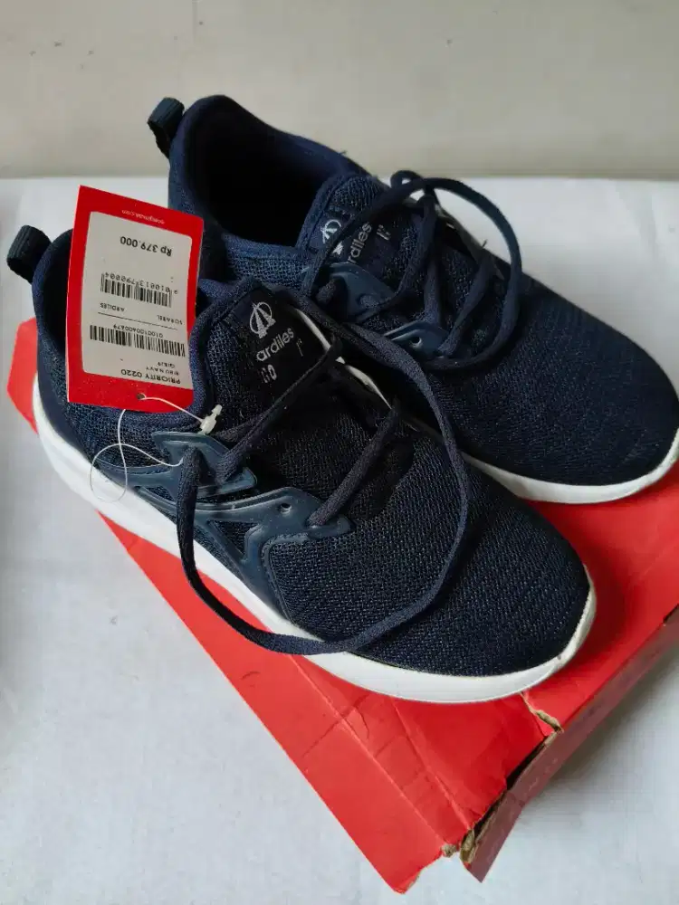 Sepatu Ardiles kondisi baru
