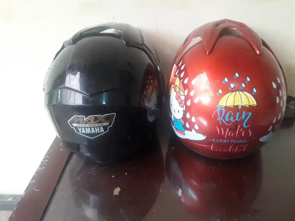 Helem yamaha dan biasa di jual.