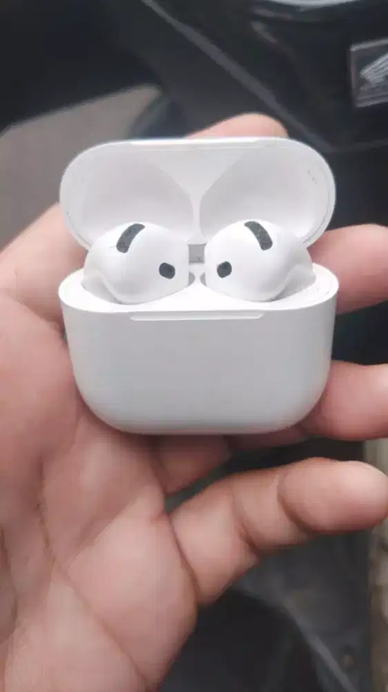 AirPods 4

Airpods 4