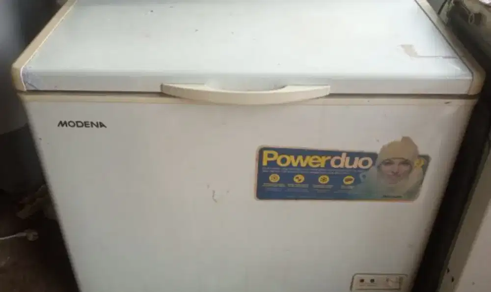 Freezer box merek Modena 220ltr