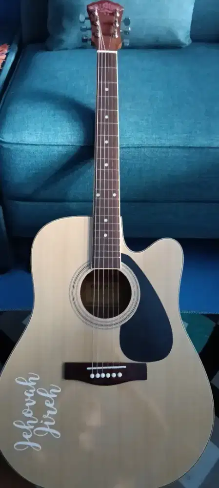 Jual Gitar Akustik .