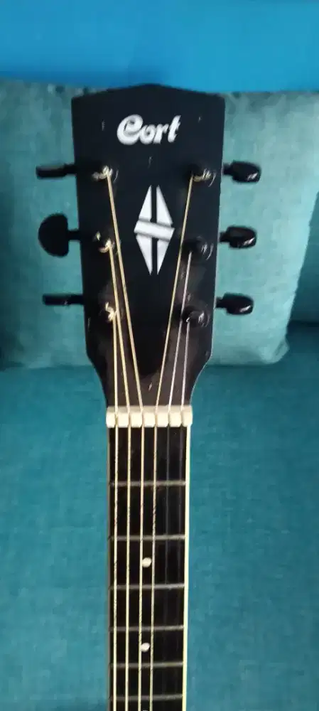 JUAL GITAR AKUSTIK .