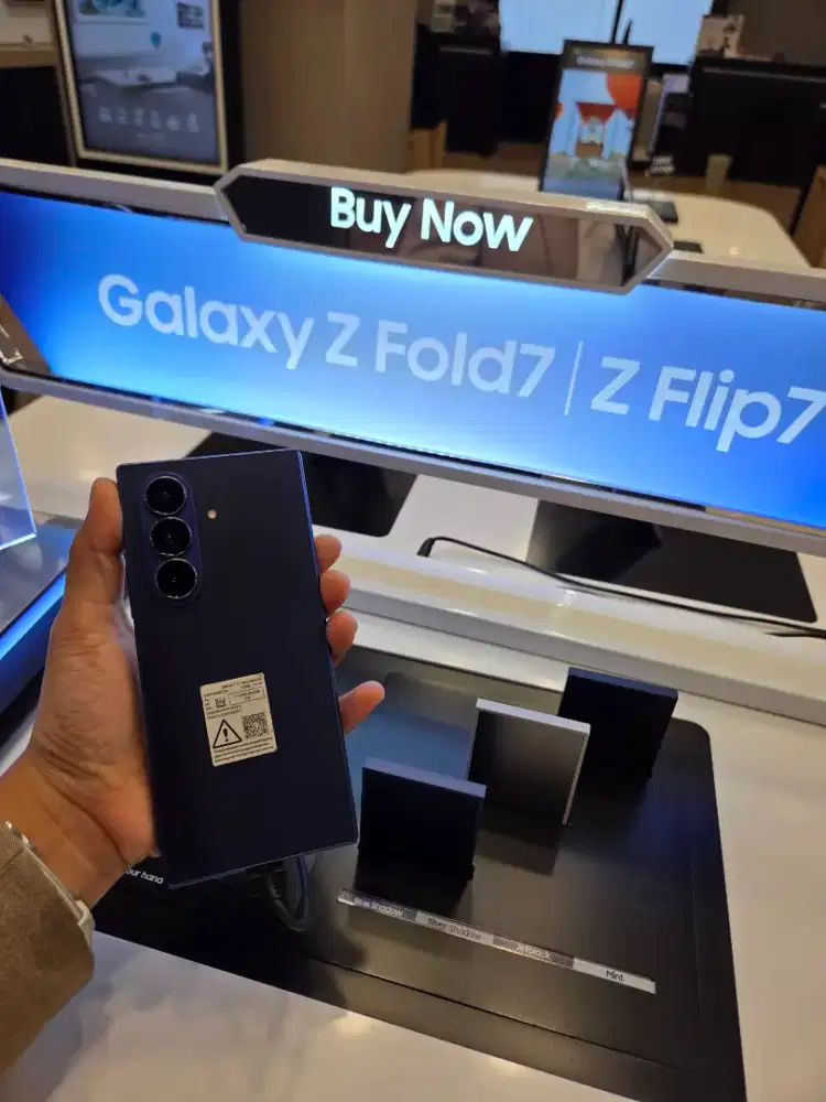 SAMSUNG GALAXY Z FOLD 7 POTONGAN 4JT