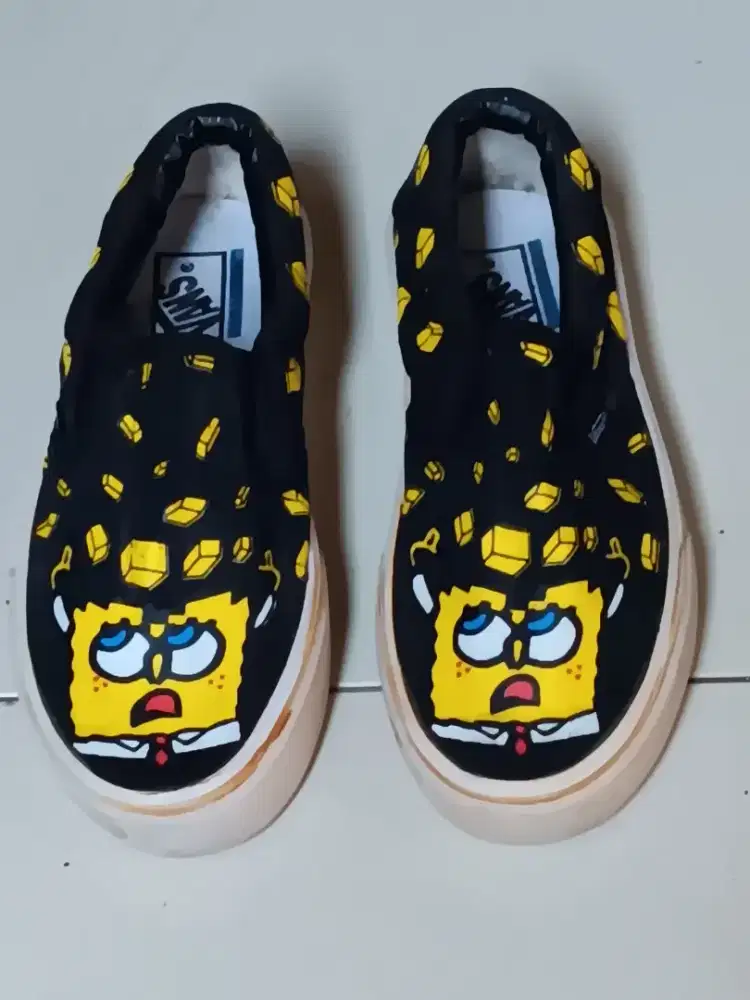 Sepatu Skechers / Vans