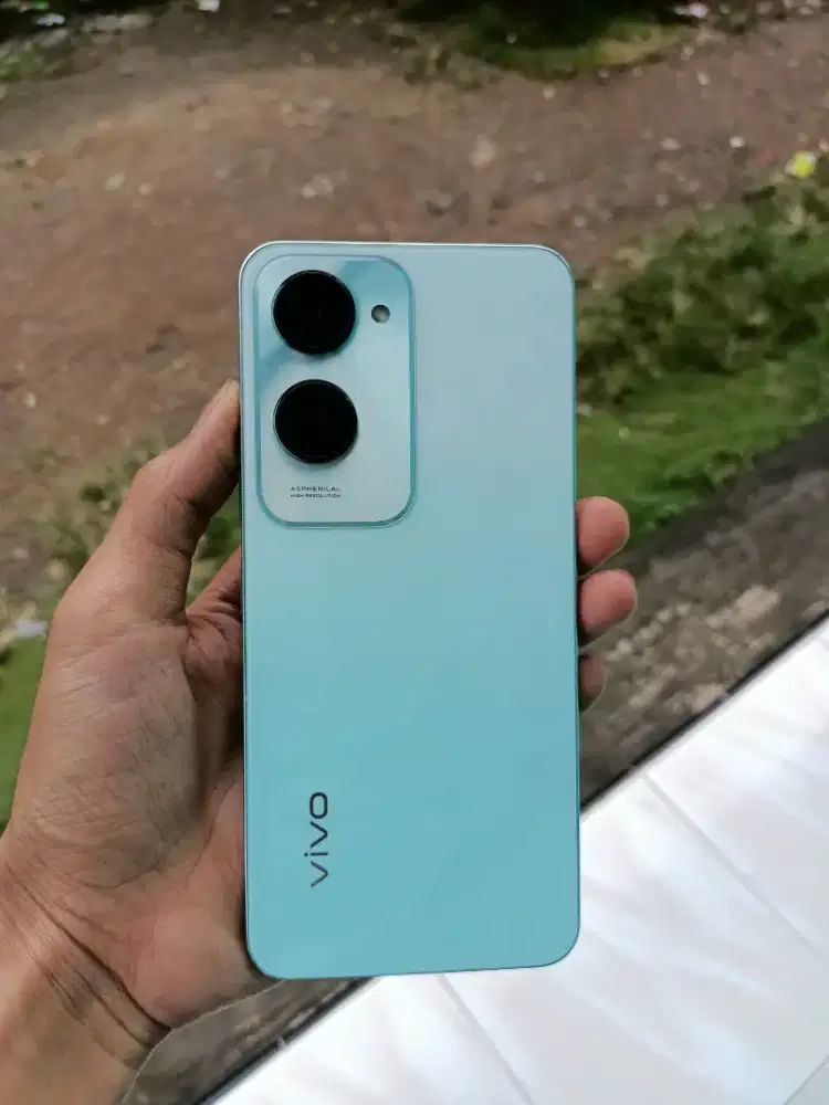 Vivo y18 ram 4+⁴/64 fullset masih mulus no minus