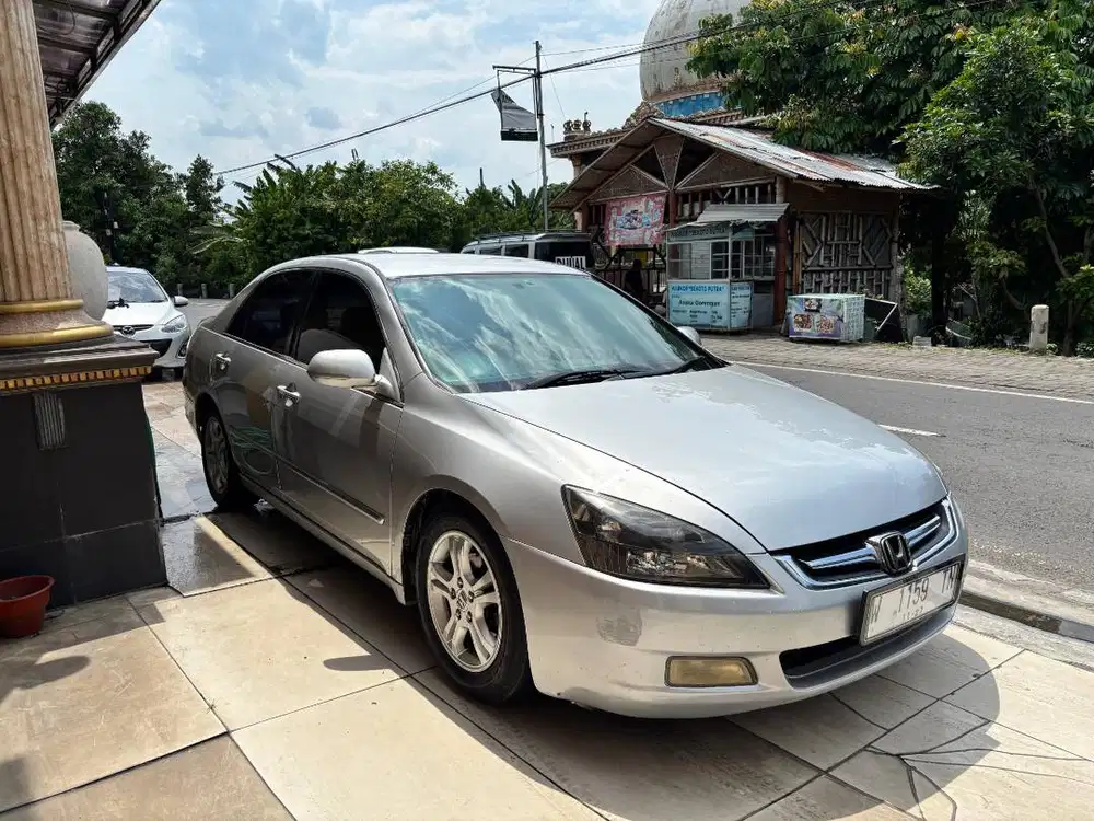 Honda Accord 2.4 VTi-L MT 2007 plat W mobil bekas sekoto kediri