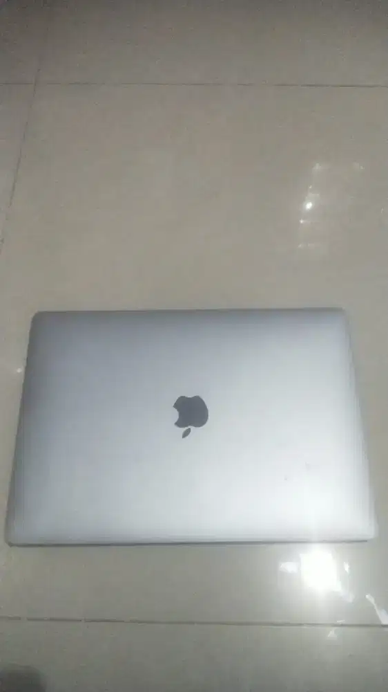 DIJUAL MACBOOK- IBOX ASLI