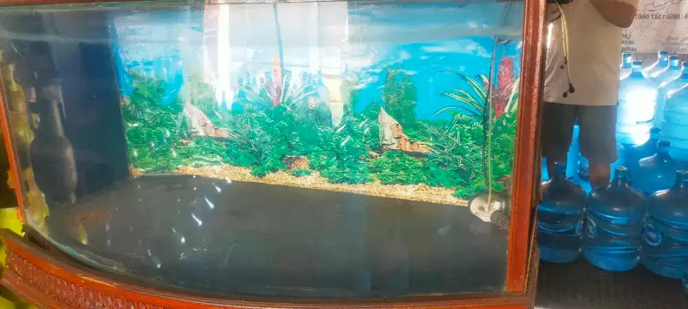 Aquarium besar lengka
