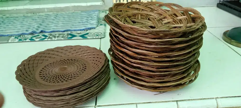 Piring rotan lidy anyam dan piring nokida piring plastik