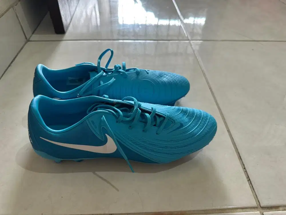 Sepatu Bola NIKE PHANTOM GX II ACADEMY FG