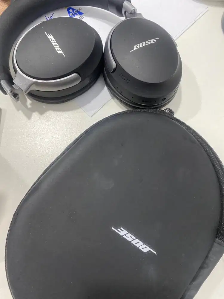 Headphone Bose Dengan Case