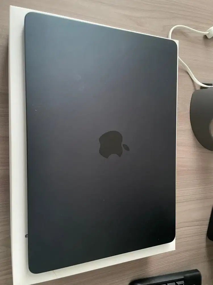 Macbook air 13.9-inci