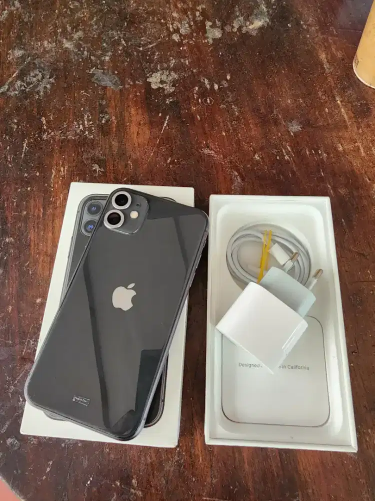 iPhone 11 Black 64GB Resmi Indonesia, Fullset Original Istimewa