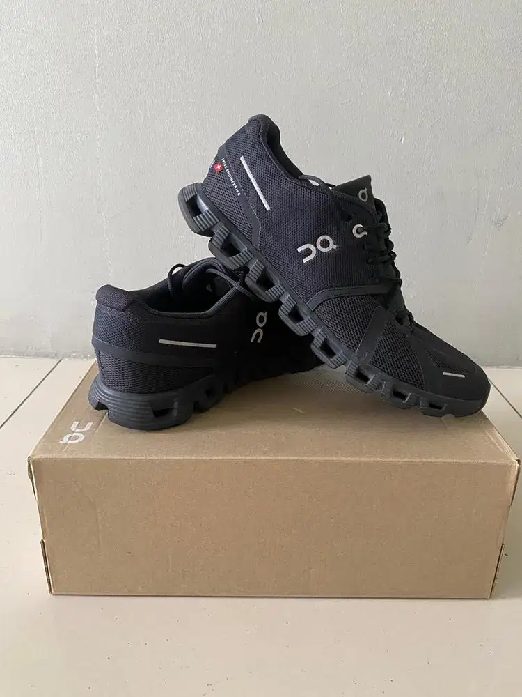 Sepatu ON Cloud 5 All Black