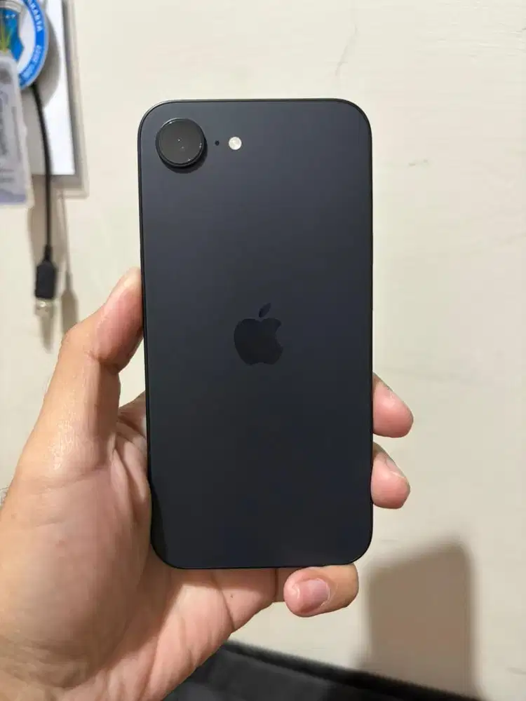 iPhone 16e 128GB iBox