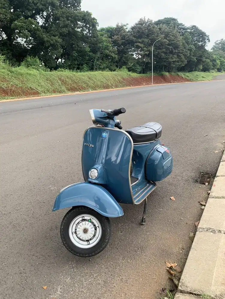 Vespa Super 1975 Plat B DKI