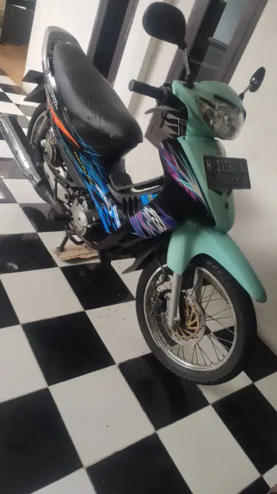 Suzuki Shogun 125 R 2006 biru hitam