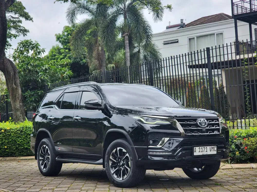 KM.46.RB|TDP 60.JT| FORTUNER GR SPORT 2.4 AT 2021 HITAM PERFECT !!
