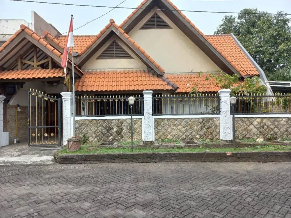 Dijual Rumah Murah Medokan Asri Timur Bagus Terawat Siap Huni