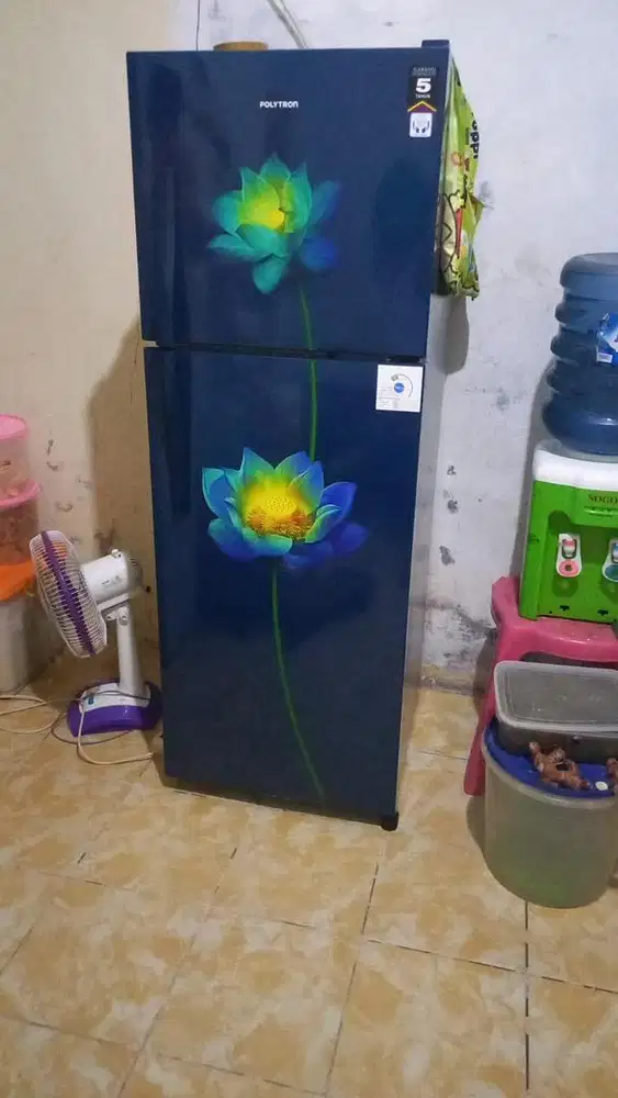 DIJUAL KULKAS 2 PINTU SEPERTI BARU MASIH MULUS