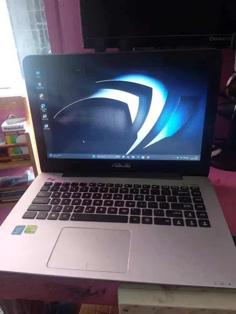 Leptop Asus X455LB i7 dual Vga siap pakai