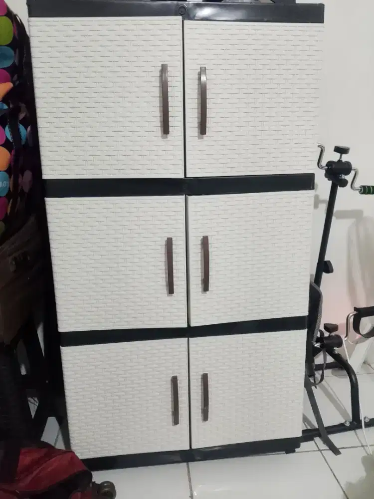 Lemari plastik besar 3 susun