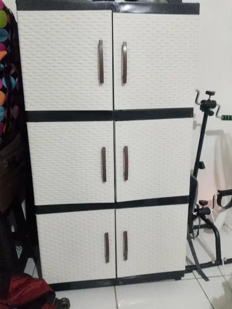 Lemari plastik besar 3 susun