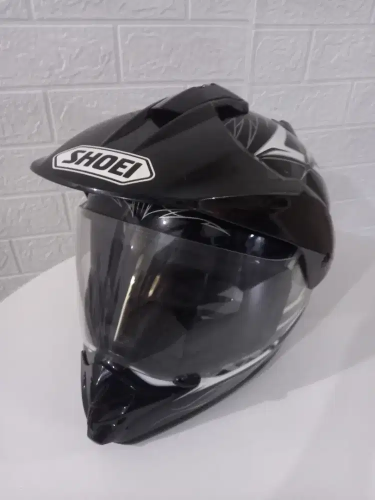 Helm Shoei Hornet adventure