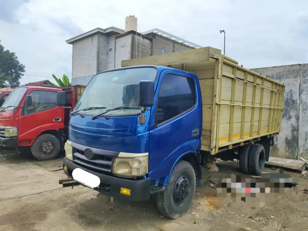 Toyota Dyna FT  6 Roda Bak Tahun 2015