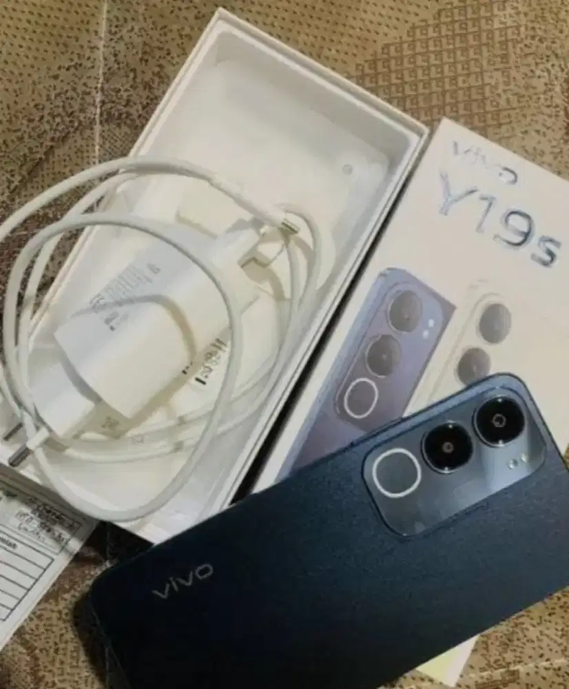 Di jual HP vivo y19s 4/64 mulusss banget