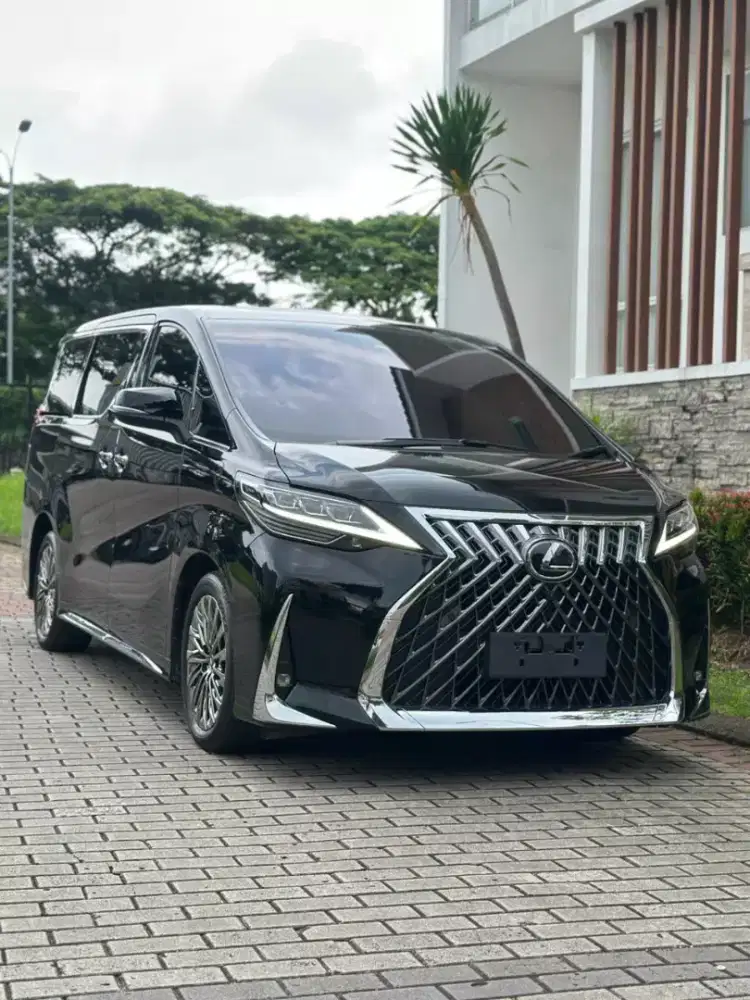 Lexus LM350 Black VIP Executive Lounge 2021! SUPER LOW KM 10rb LikeNew