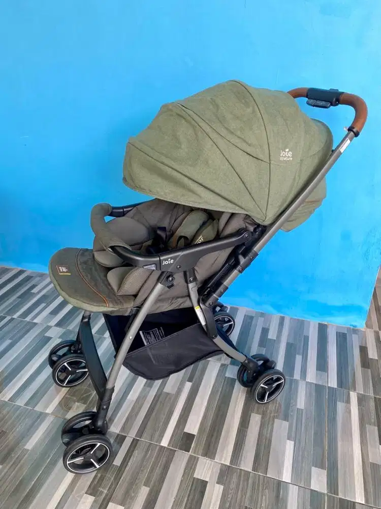 Joie Sma Baggi 4WD Drift Signature Stroller (SECOND)