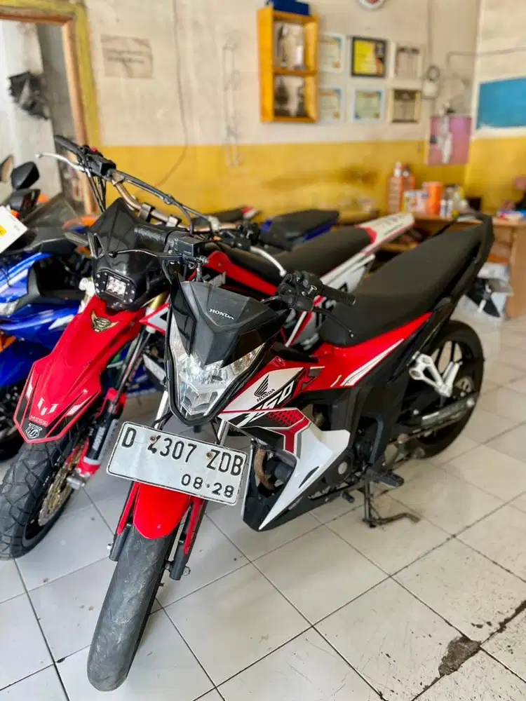 Honda Sonic 150 R 2021 siap pakai