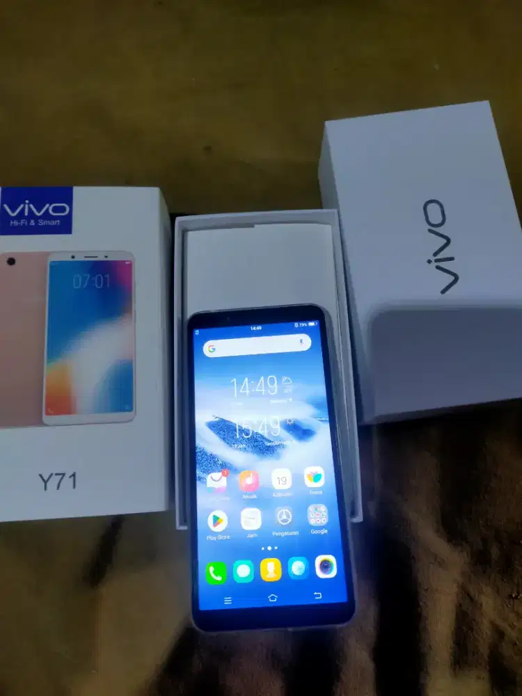 Hand phone Vivo Y 71
