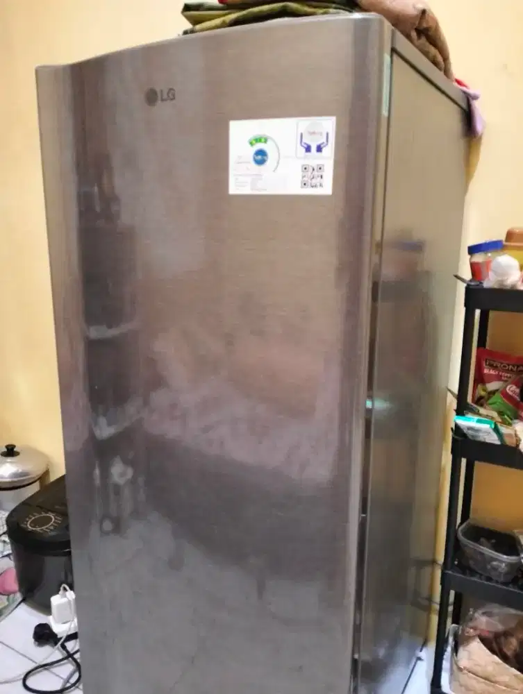 LG Kulkas 1 Pintu 169L / 163L - Moist Balance