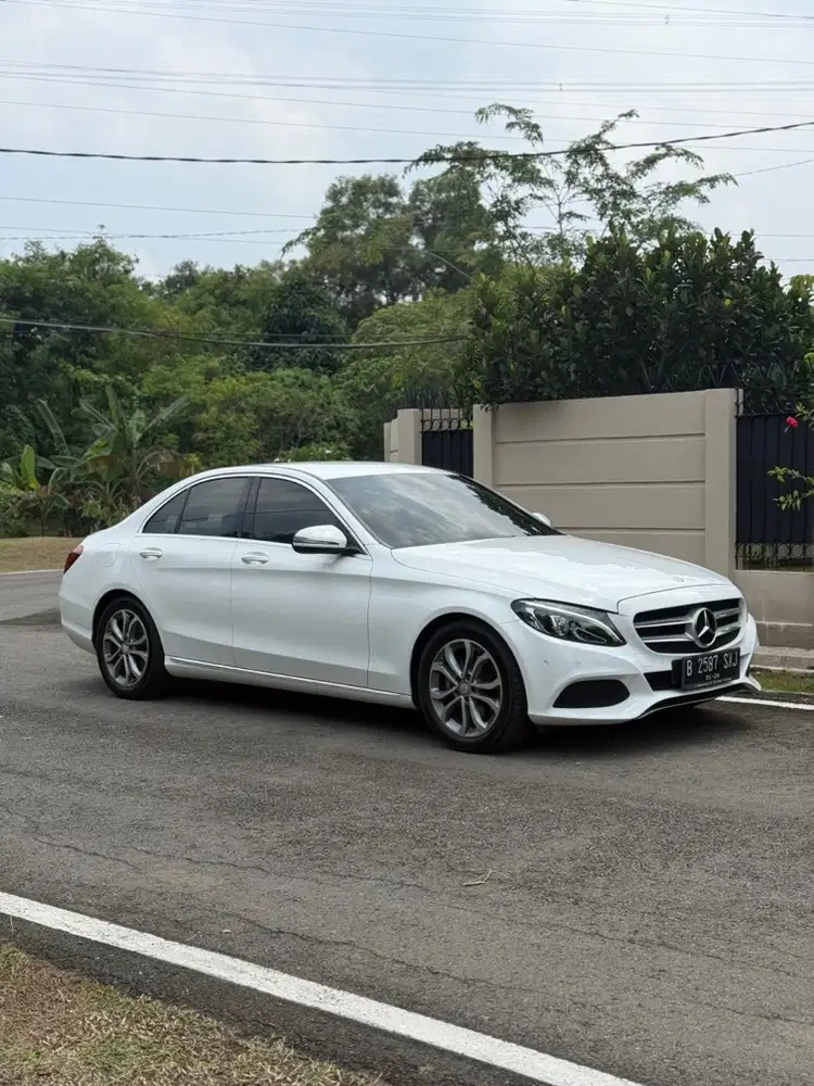 Mercedes-Benz C200 2016 Bensin