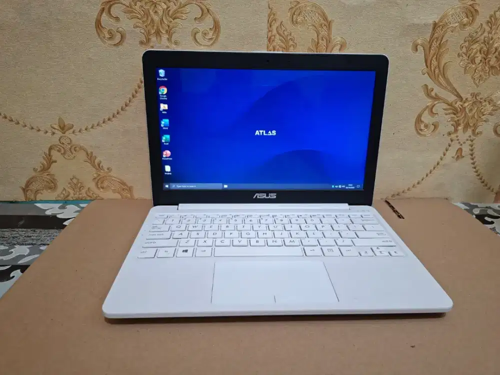 Notebook ASUS E203NAH -White •HDD 500GB •2GB •MULUS •Camera OK