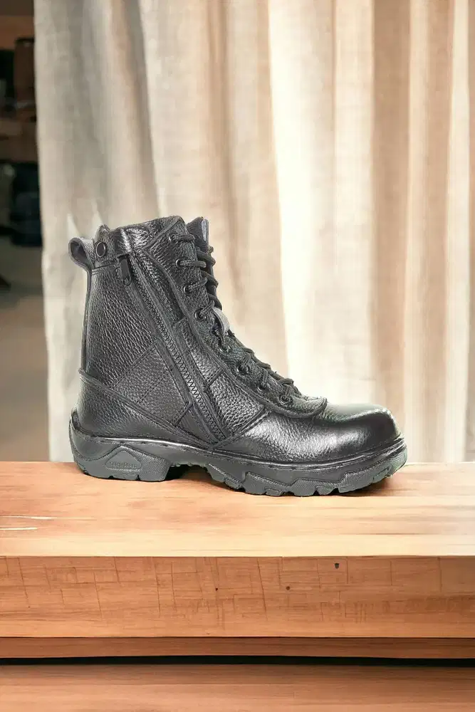 Unggul Sepatu safety sertifikasi lengkap Sorong