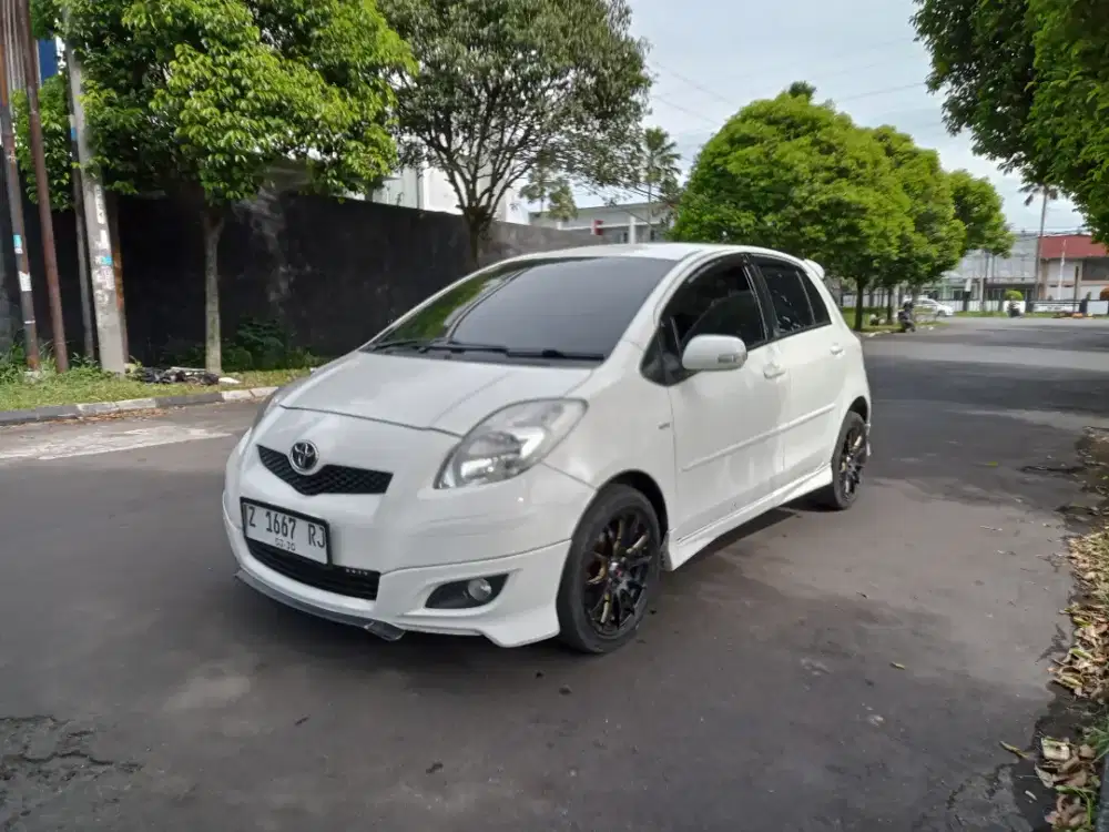 DP 3 jt Toyota Yaris S limited 1,5 Matic 2011